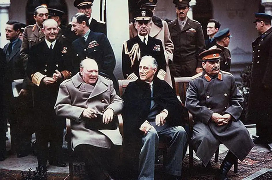 ЗАЩО КЪЛНЕТЕ СТАЛИН, А МЪЛЧИТЕ ЗА ЧЪРЧИЛ И РУЗВЕЛТ?